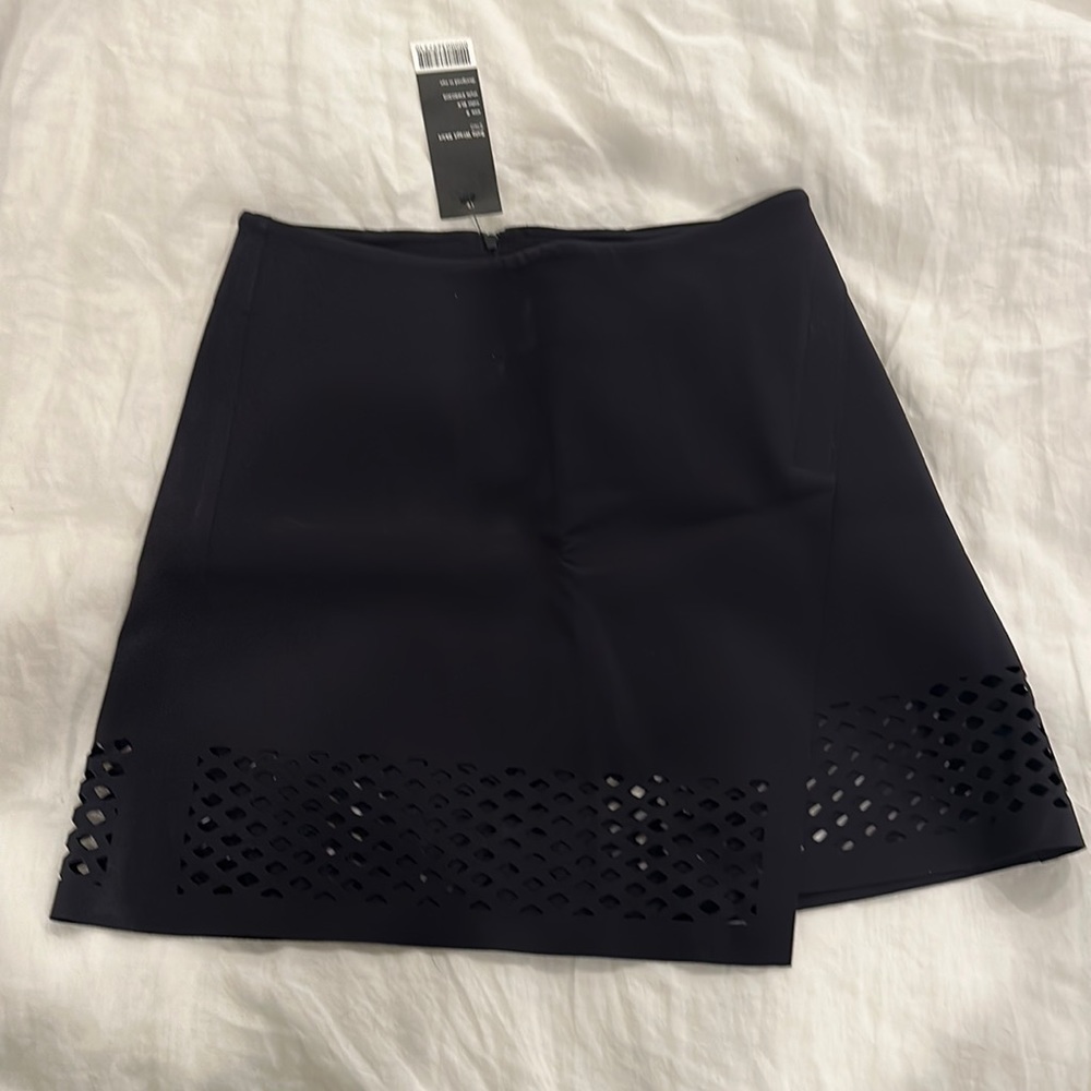 Lululemon size 6 solo wrapt skirt. Never worn and new with tags!